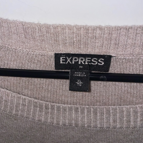Express Sweater - Picture 2 of 4
